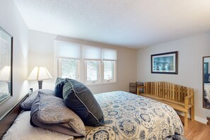 1 bedroom, iron/ironing board, Internet, bed sheets - Perfect Mountain Retreat with Wifi, Full Kitchen and Fireplace (Sugar Mountain)