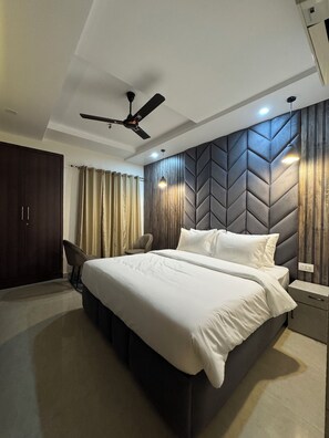 3 bedrooms, iron/ironing board, WiFi, bed sheets - Luxehome Holiday Homes (Jammu, Jammu & Kashmir)