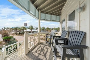 Signature House, 6 Bedrooms, Balcony, Beach View | Balcony view