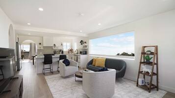 Deluxe House, 3 Bedrooms, Ocean View | Living area