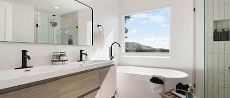 Deluxe House, 3 Bedrooms, Ocean View | Bathroom