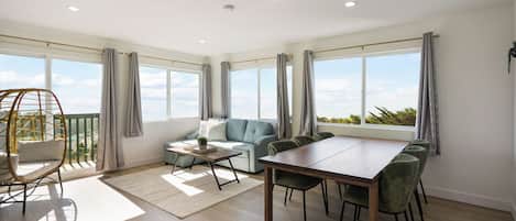 Deluxe House, 3 Bedrooms, Ocean View | Dining room