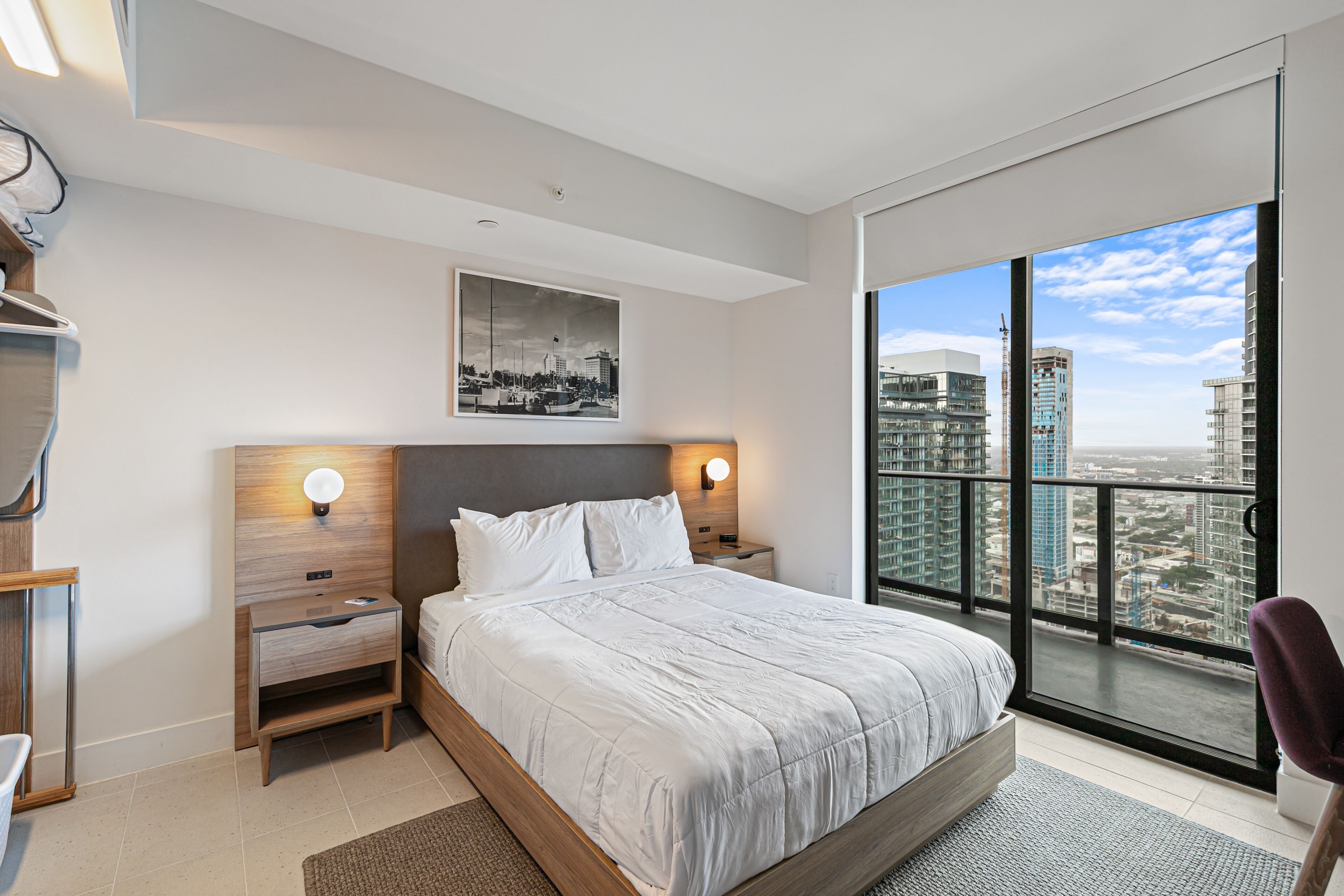 2 habitaciones, tabla de planchar con plancha, internet y ropa de cama 