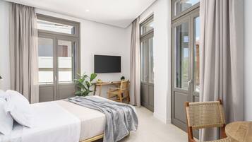 1 bedroom, Egyptian cotton sheets, premium bedding, down duvets