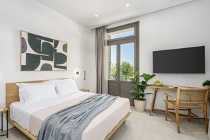 Deluxe Suite, City View | 1 bedroom, Egyptian cotton sheets, premium bedding, down comforters