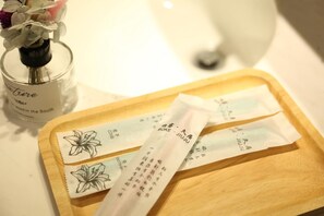 经典四人房 | 免费 WiFi