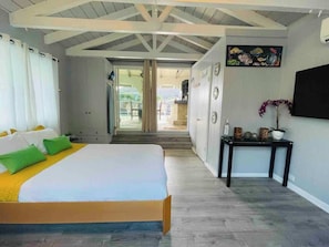 Iron/ironing board, WiFi, bed sheets