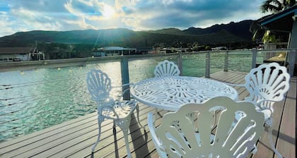 Life on the Water Hawaii with WiFi & AC & Washer/Dryer
