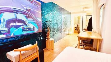 1 bedroom, desk, travel crib, free WiFi