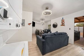 Interior - 3BR/2BA Cozy Home with Jacuzzi (Tucson)