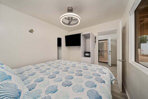 3 bedrooms, desk, iron/ironing board, WiFi