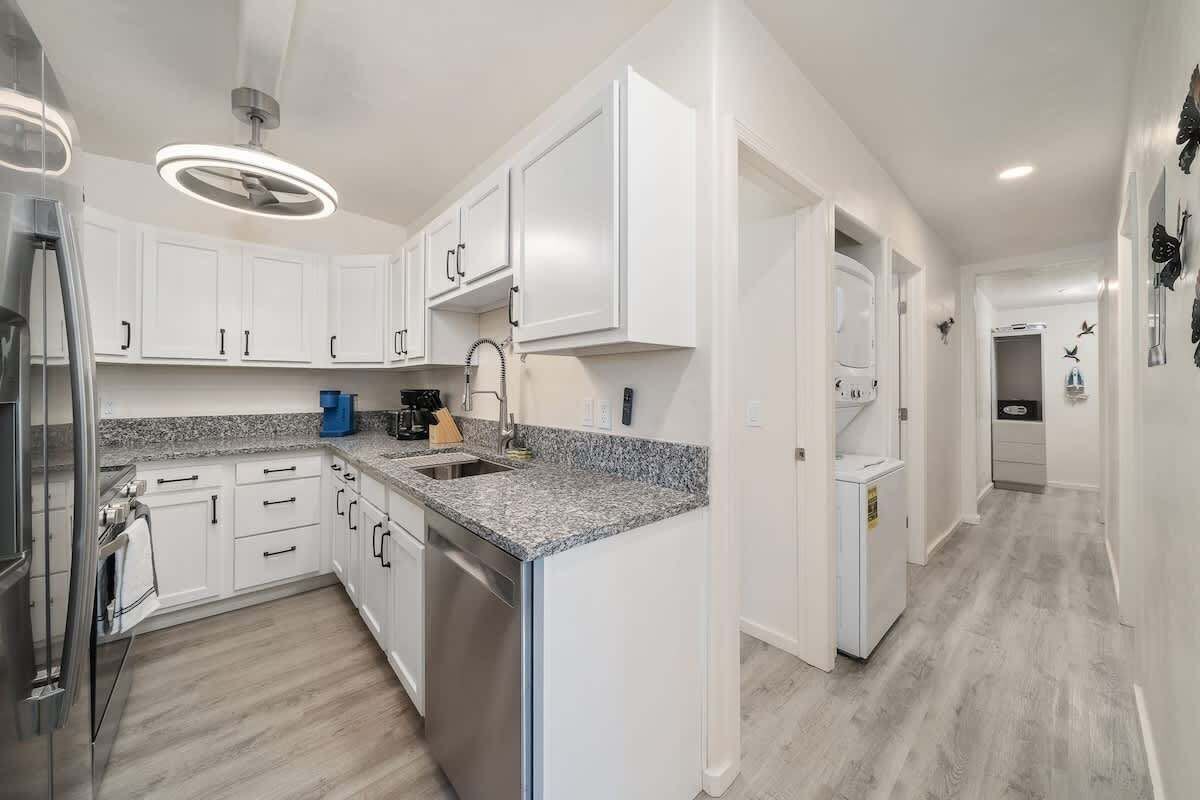 雪櫃、微波爐、焗爐、爐具