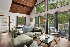 Televisión y oficina 