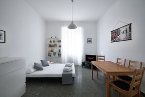 1 bedroom, internet, bed sheets - Domus Erasmo (Colosseum) (Roma)
