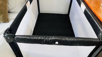 2 bedrooms, iron/ironing board, travel cot, WiFi