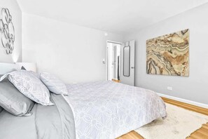 1 bedroom, iron/ironing board, WiFi, bed sheets - Sweet & Cozy in Honolulu Free WIFI & AC (Honolulu)