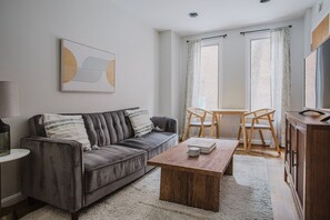 Fernseher, Stereoanlage