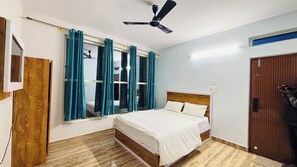 Living area - I-ROOMZ S S V Hotel (Hoskote)