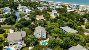 A residential area with houses, a river, and a beach. - Rusty Dolphin is a well-maintained 2 level home with pool and hot tub. (Virginia Beach)