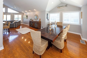 Dining - Tiki's - 5 BR pet-friendly pool home (Virginia Beach)
