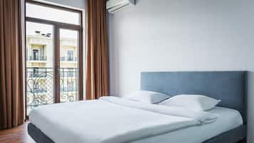 1 dormitorio, cortinas opacas, sistema de insonorización