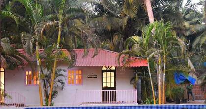 Cottages in Arambol close to Beach
