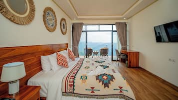 Deluxe Suite, Mountain View | 1 bedroom, desk, laptop workspace, free WiFi