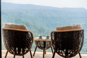Deluxe Suite, Mountain View | 1 bedroom, desk, laptop workspace, free WiFi