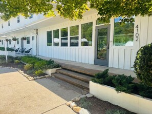 Exterior - Hydrangea Deluxe King Studio at The Dogwood (Maggie Valley)