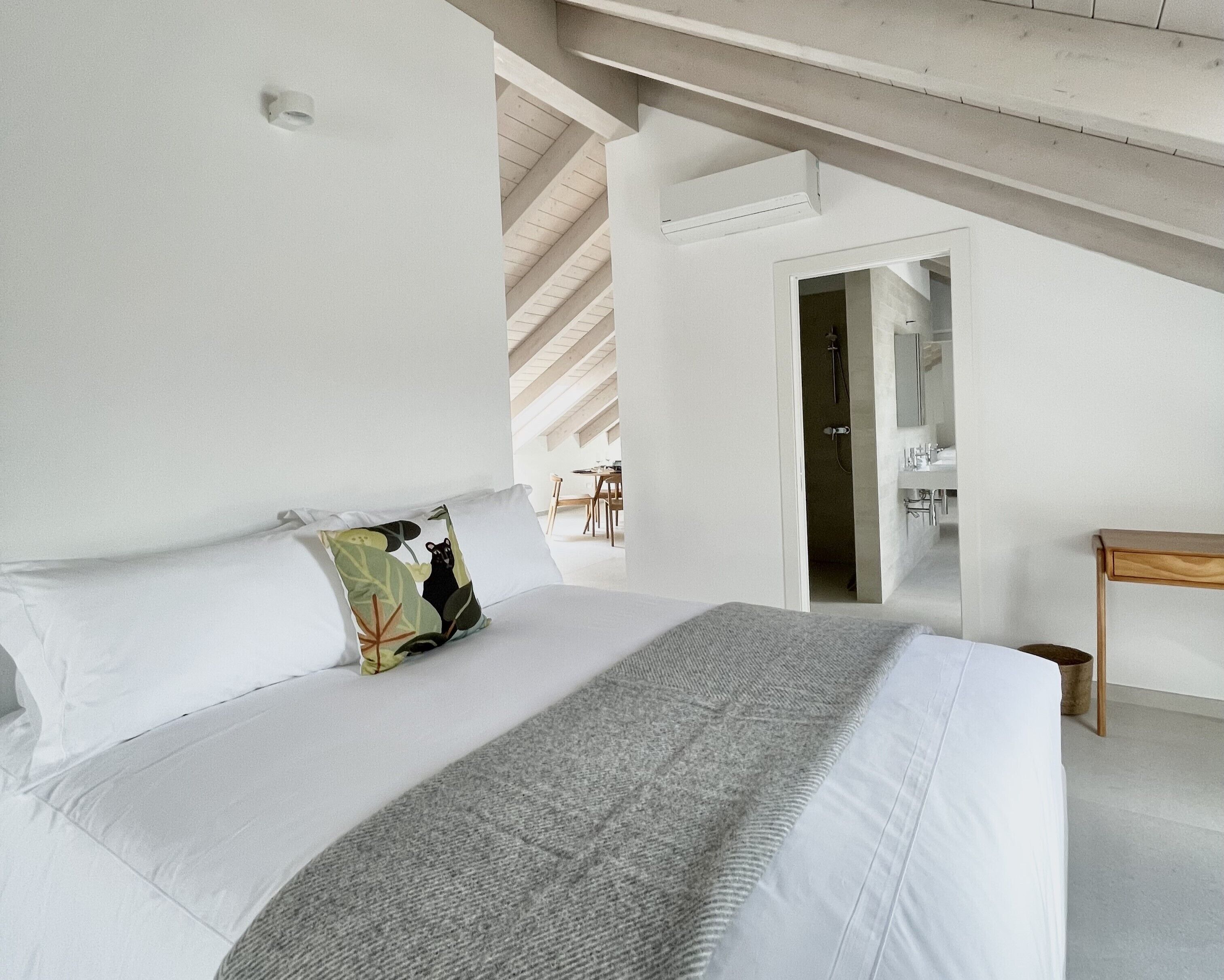 Deluxe Apartment, Garden View | 2 bedrooms, blackout drapes, free WiFi