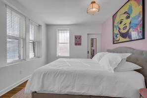 3 bedrooms, iron/ironing board, WiFi, bed sheets