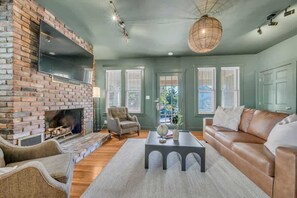 TV, fireplace, offices