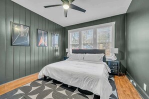 3 bedrooms, iron/ironing board, WiFi, bed sheets