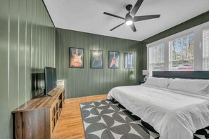 3 chambres, fer et planche à repasser, Wi-Fi, draps fournis