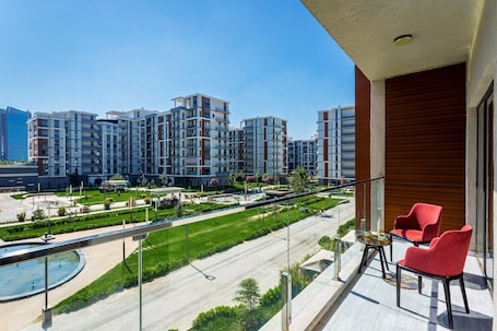 ๋ฐ์ฝ๋ ์ ๋ง