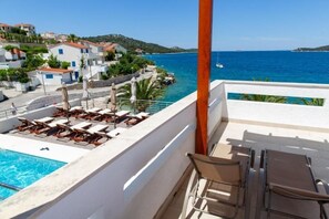 Property grounds - Villa Bilic : Apartment with sea view
 (Rogoznica)