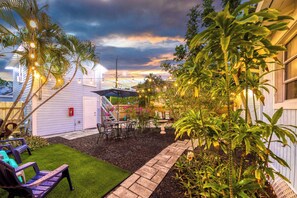 Outdoor dining - No Pet Fee! Snowbird Haven in Lake Worth Beach! (Lake Worth Beach)