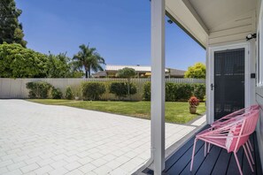 Terrace/patio - Bright and Spacious 2-Bed Thornlie Family Home (Thornlie)