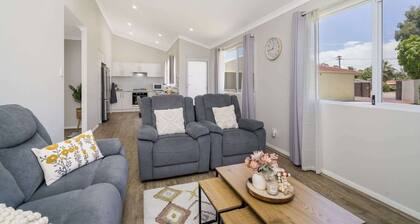 Bright and Spacious 2-Bed Thornlie Family Home