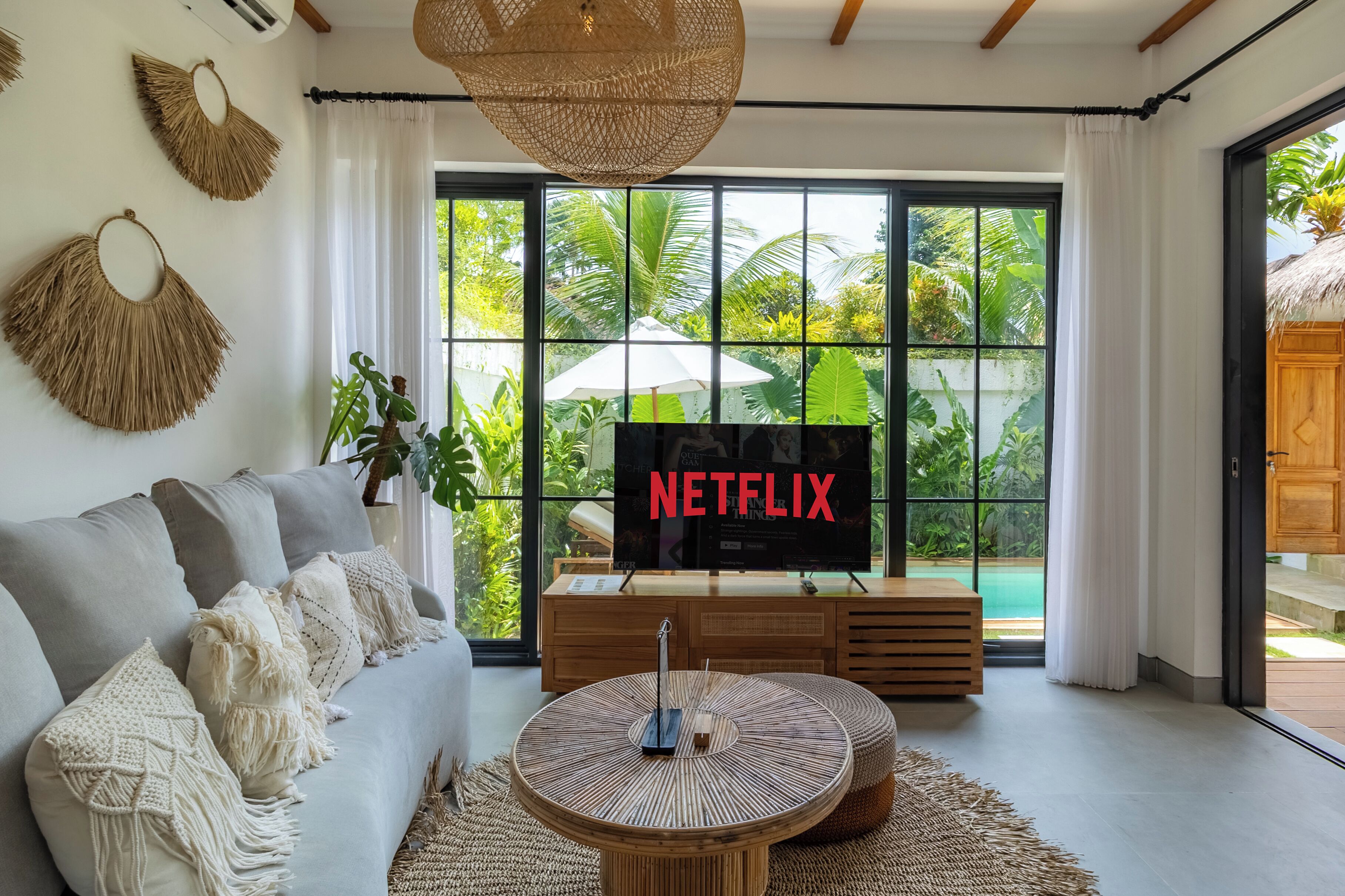 Villa | Living room | Flat-screen TV