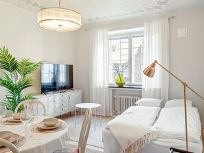 1 dormitorio, tabla de planchar con plancha, wifi gratis y ropa de cama