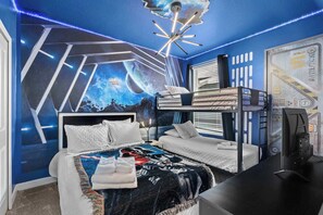 6 habitaciones, escritorio y tabla de planchar con plancha 