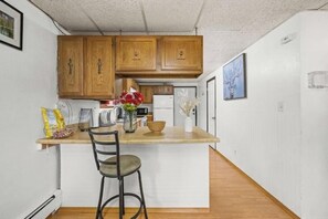 Micro-ondes, four, plaque de cuisson