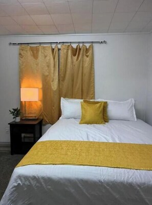 1 bedroom, iron/ironing board, WiFi, bed sheets