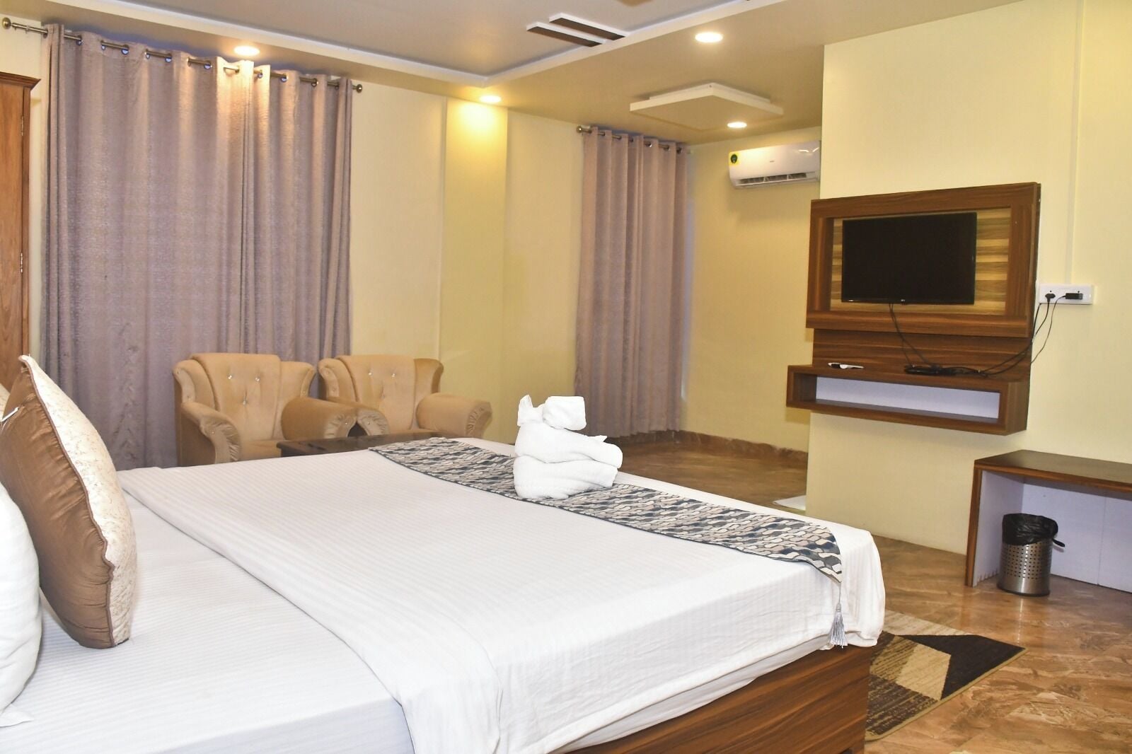 Deluxe Room | Free WiFi