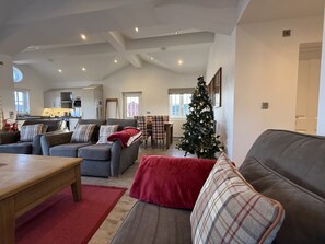 Smart TV, fireplace - Alana Bay - a beautiful meadow lodge at The Bay Filey (Filey)