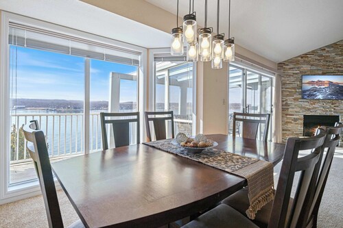 |3B 3B | Lakefront | Boat Dock |Seasonal Pool