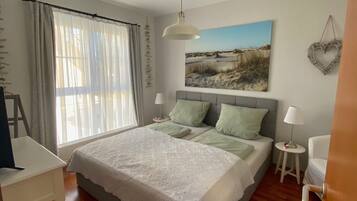 1 bedroom, iron/ironing board, travel crib, WiFi