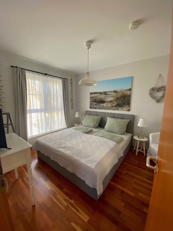 1 bedroom, iron/ironing board, travel crib, WiFi