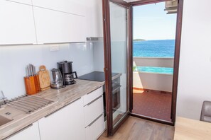 Fridge, oven, stovetop, dishwasher - Villa Bilic : Apartment RUZMARIN (Rogoznica)